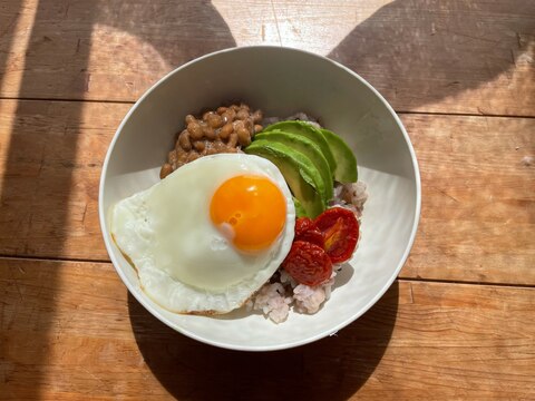 栄養も摂れる！納豆丼